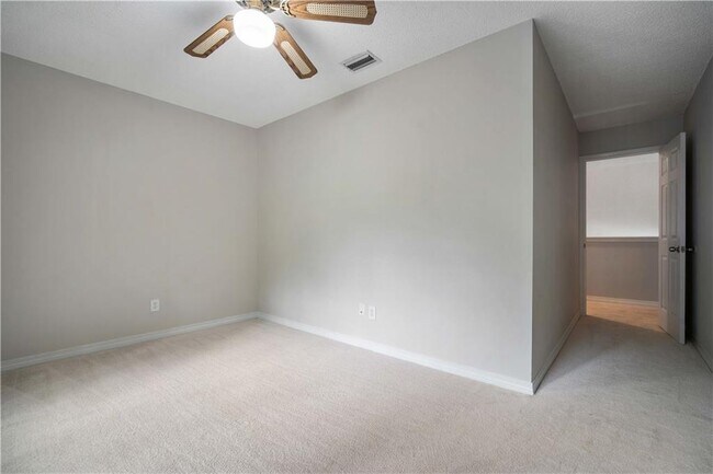 Building Photo - 8020 Suzanne Way