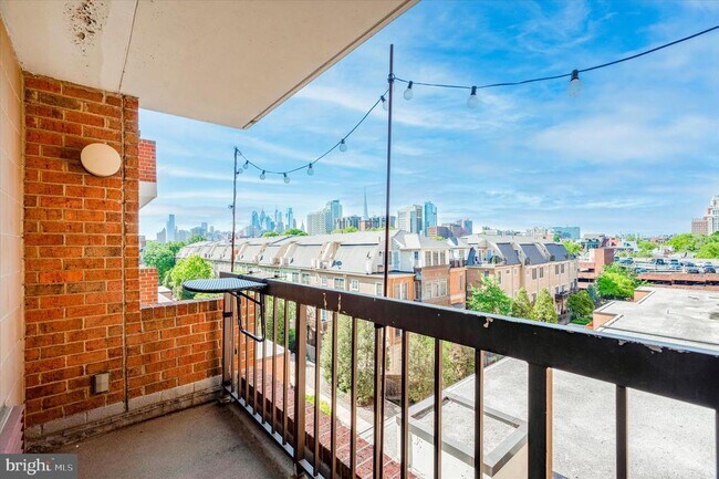 Building Photo - 530 S 2nd St