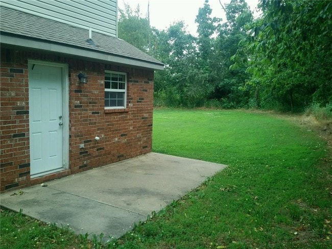 Building Photo - 261 Graystone Cir
