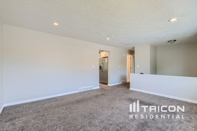 Building Photo - 667 W 2200 N