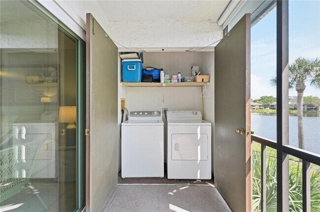 Building Photo - 240 Cypress Ln