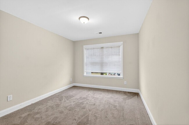 Building Photo - 4 BEDROOM SINGLE FAMILY HOME IN BRASELTON!