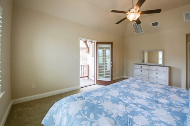 Upstairs Master Bedroom - 713 Northwood Dr