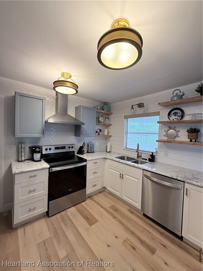 Building Photo - 185 Autumn Ave