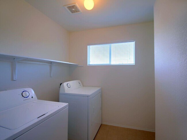 Building Photo - 9109 Indigo Sky Dr