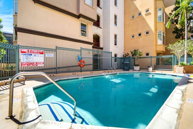 Building Photo - 2400 5th Ave