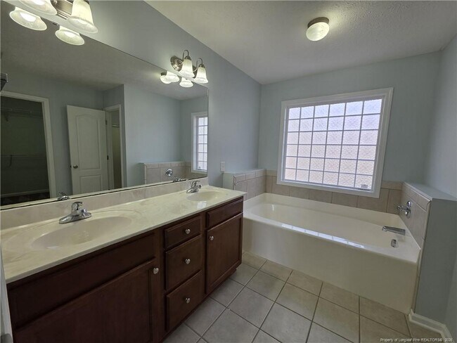 Building Photo - 2604 Daniel Boone Ln