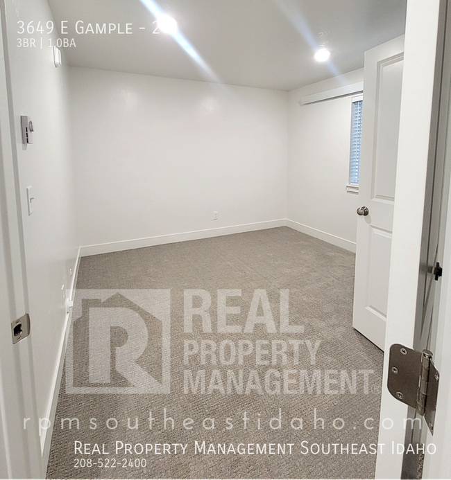 Building Photo - 3649 E Gample-2