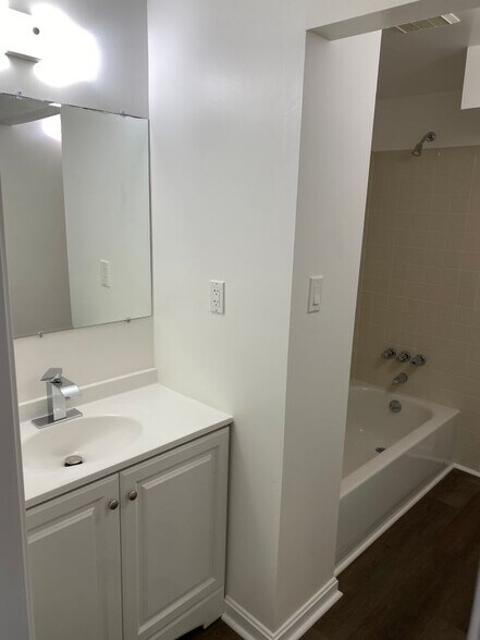 Building Photo - 13223 Black Walnut Ct