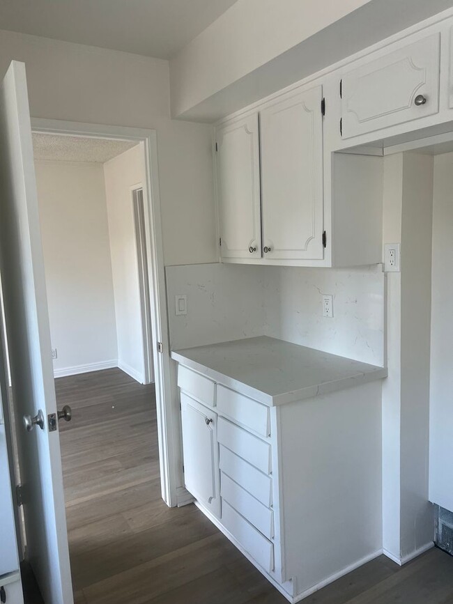 Building Photo - Moffett tract 5 bedroom home with pool in cul-de-sac