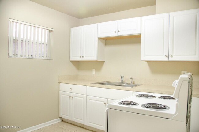 Building Photo - 2775 Herschel St