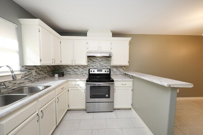 Building Photo - 205 W San Carlos St