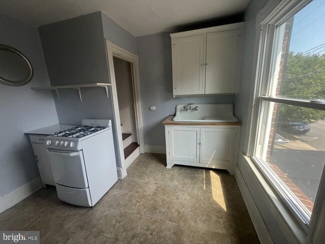 Primary Photo - 1004 Prince Edward St