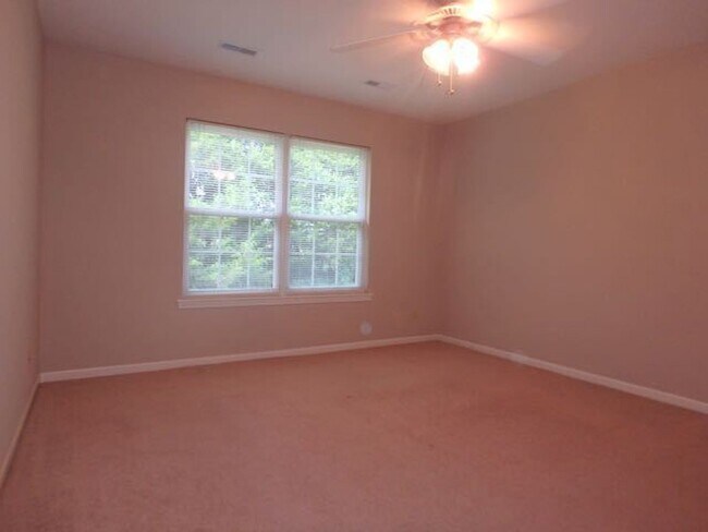 Building Photo - Nice 3 Bed 2 Bath House In Bearfield Meadows!