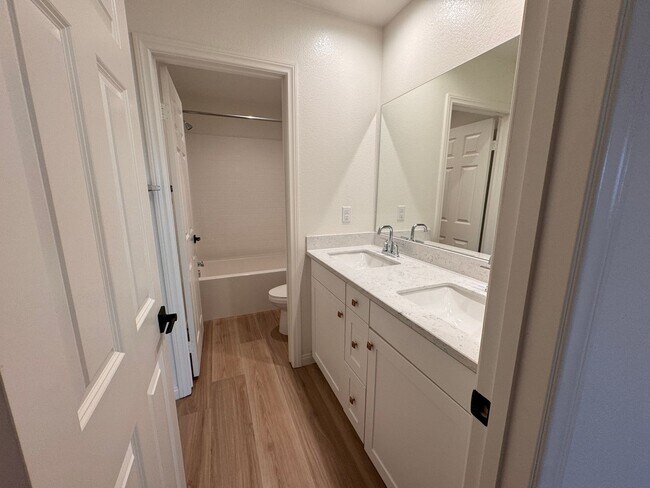 Building Photo - Beautiful 5 Bedroom 3 Bathroom Home Built in 2021