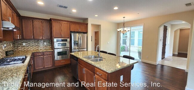 Building Photo - 4 br, 3.5 bath House - 235 Sorrento Lane