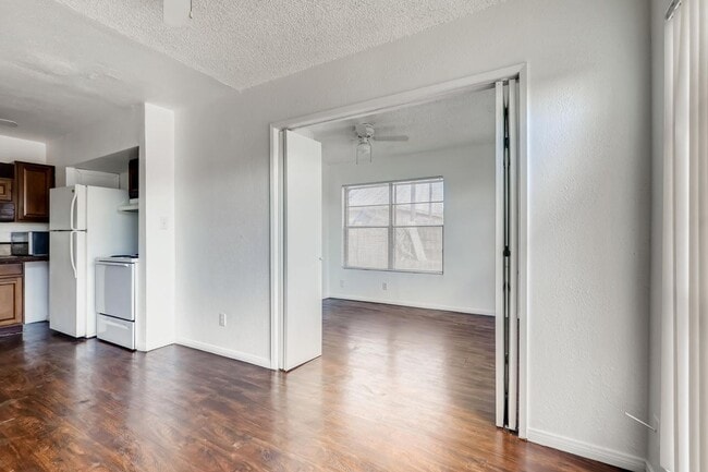 Building Photo - Very Nice 1 Bedroom Free Standing Apartment