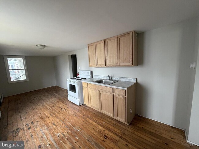 Building Photo - 190 7th St