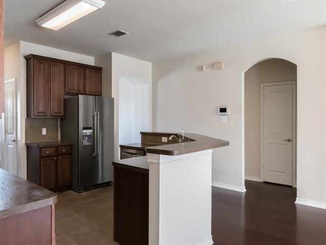 Building Photo - 472 Northbrook Ave