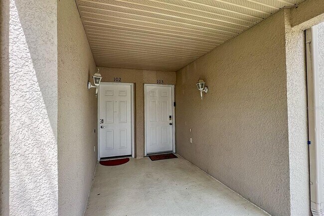 Building Photo - 13300 Fairway Glen Dr