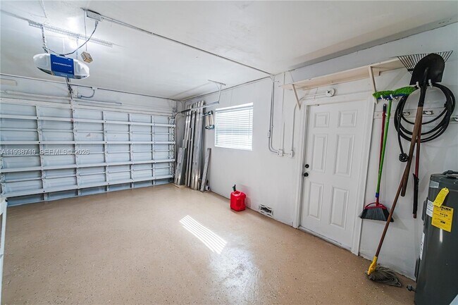 Building Photo - 8107 NW 74th Ave