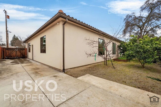 Building Photo - 103 Lazy Oak Ln