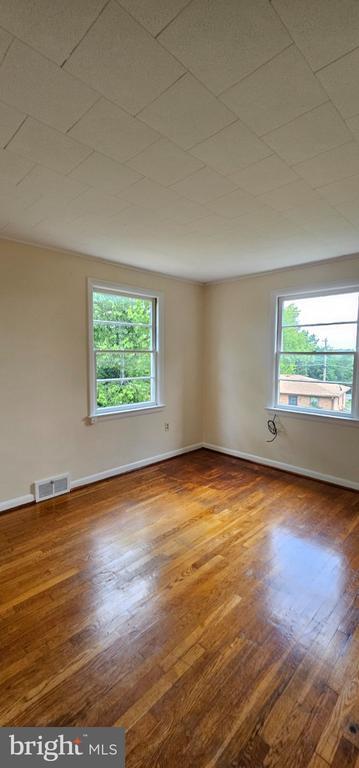 Building Photo - 230 E Whitlock Ave