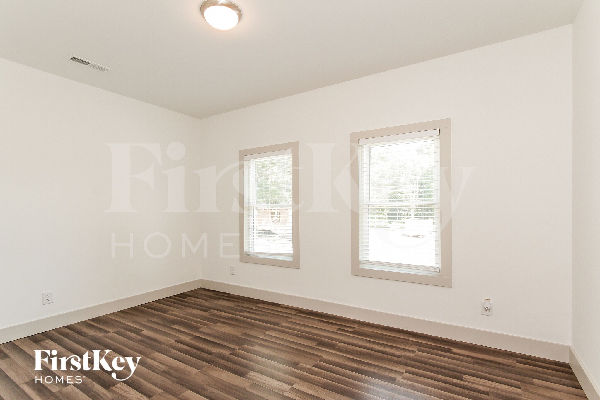 Building Photo - 81 May St