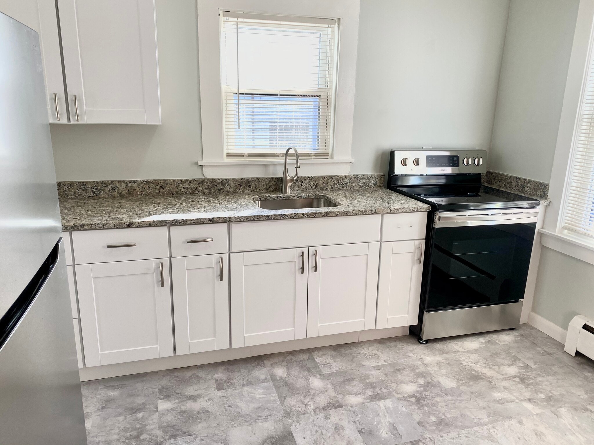 Building Photo - 56 Broadway