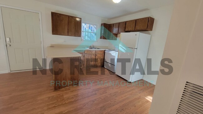 Building Photo - 2559 Green Oaks Ct SE