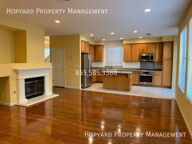 Building Photo - 933 Desmet Dr