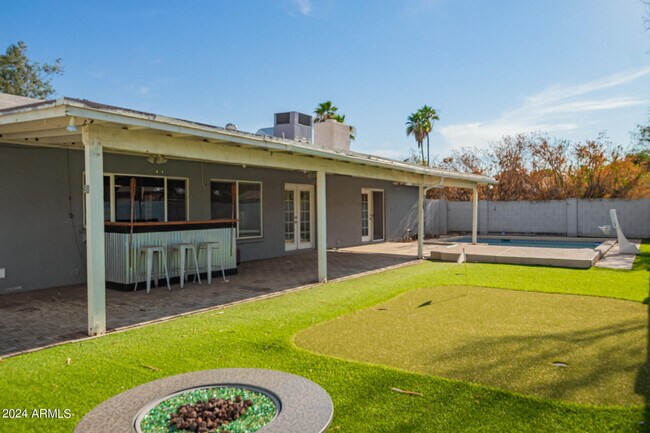 Building Photo - 8902 E Cholla St