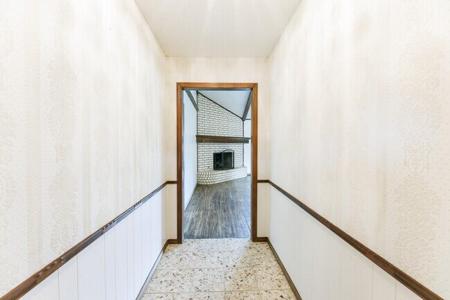 Building Photo - 5703 80th St