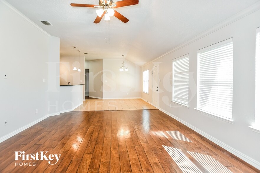 Building Photo - 1008 Hanover Dr