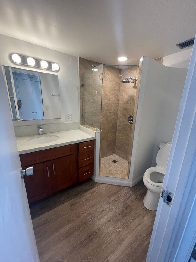 Building Photo - Victoria Plaza - Makiki/Punchbowl - 2/2/1 ...