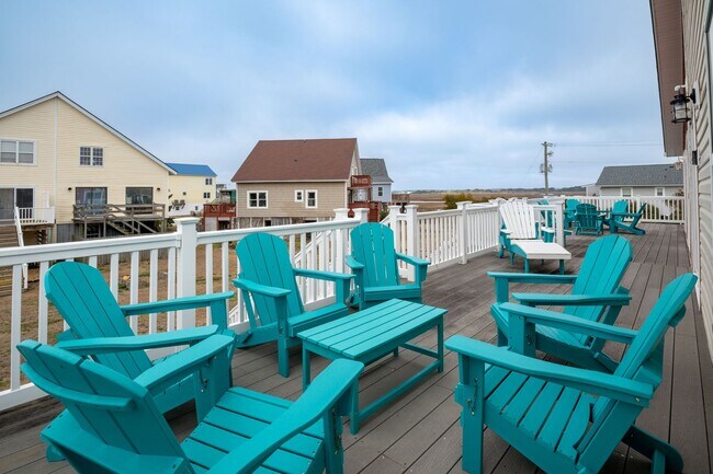 Building Photo - FURNISHED OFF-SEASON MONTHLY RENTAL - AVAILABLE MID-SEPT '27