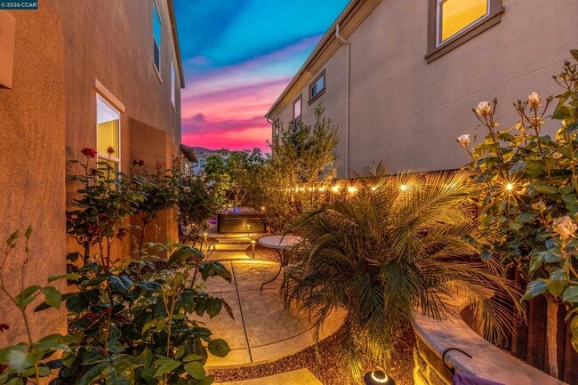 Building Photo - 2004 Drysdale St