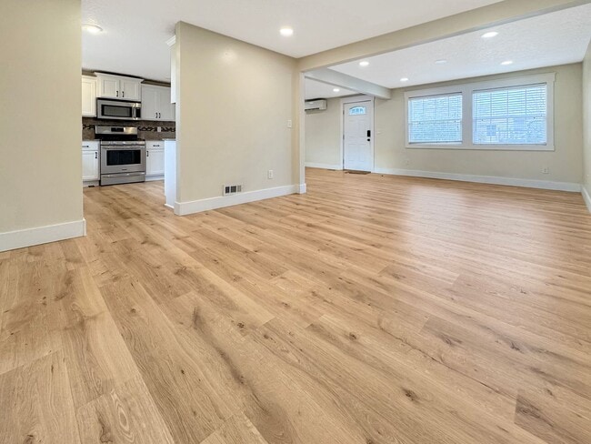 Building Photo - Remodeled Boise 3-Bedroom with Large Yard, RV Parking, Pet Friendly, Near Downtown Boise & BSU