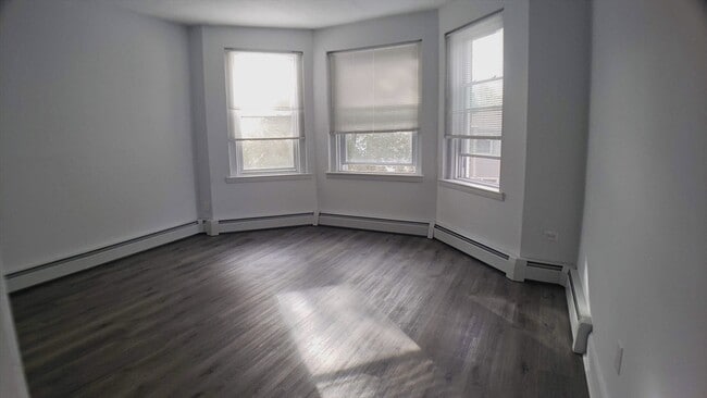 Building Photo - 25 Chester St