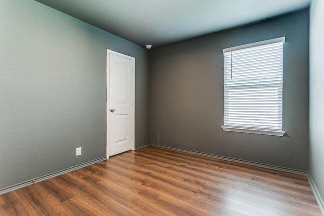 Building Photo - 5518 Salado Falls