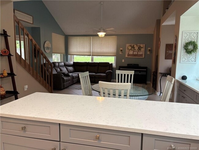 Building Photo - 3566 SW Sunset Trace Cir