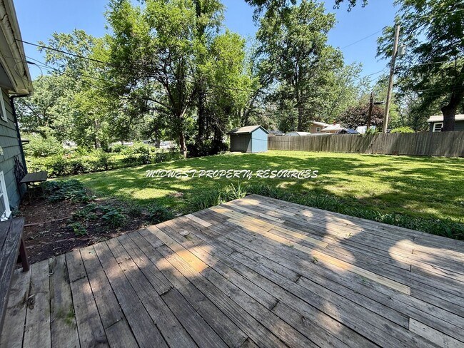 Building Photo - Spacious Home 3 Bedroom w/Fin basement for...