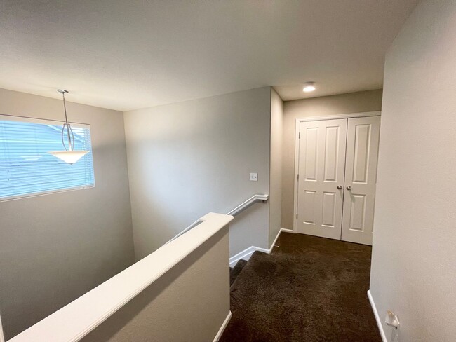 Building Photo - Single family 4 bed 3 bath for rent in Par...