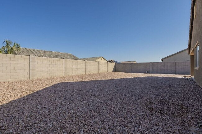 Building Photo - 1536 E Demain Dr