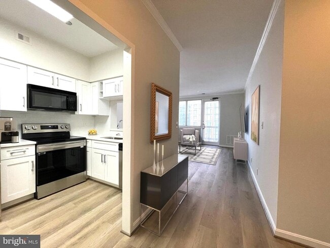 Primary Photo - 1805 Crystal Dr