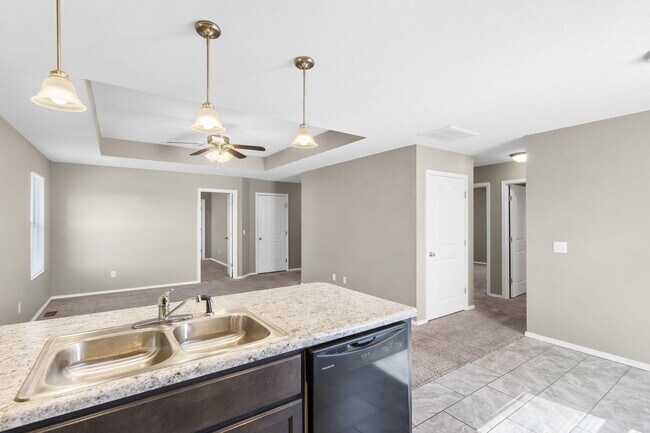 Building Photo - 1115 S Tanner Dr