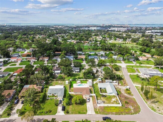 Building Photo - 2580 Granada Cir W