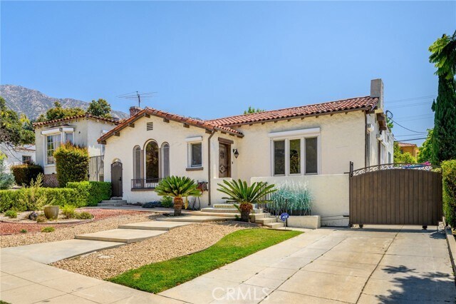 Building Photo - 1560 Ridgeway Dr