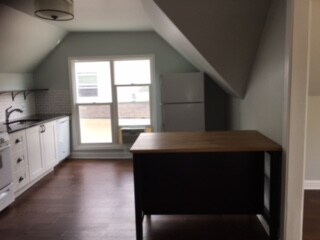 Building Photo - 425 Sherman Ave