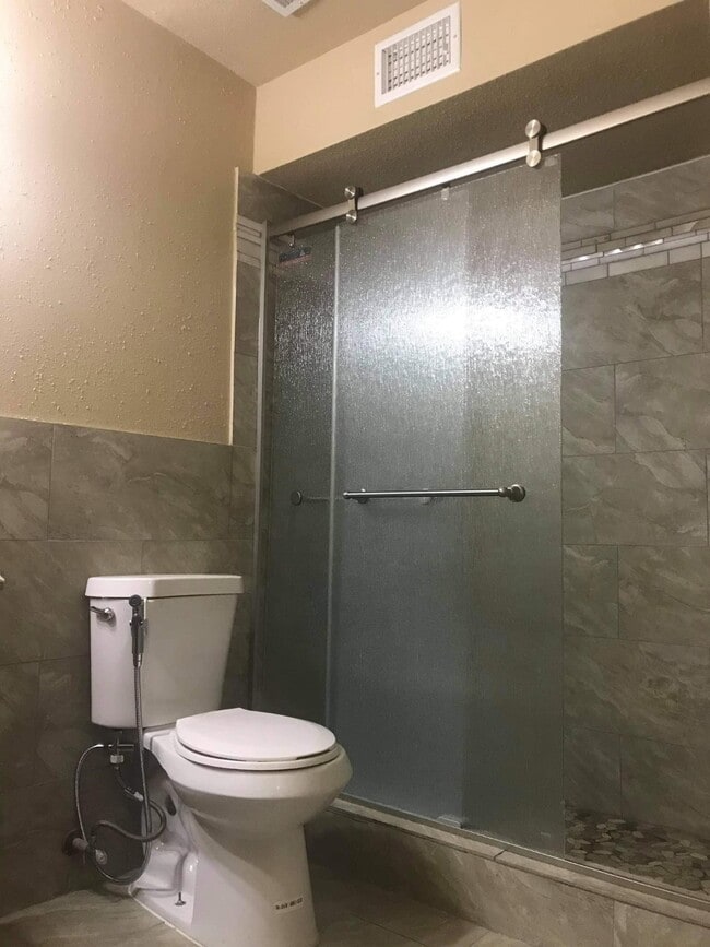 Building Photo - 9350 Country Creek St